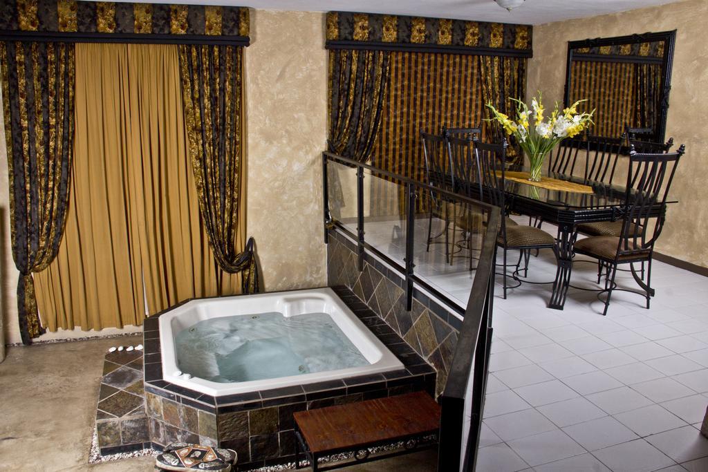 Fa'Trez Guest House & Spa Претория Екстериор снимка