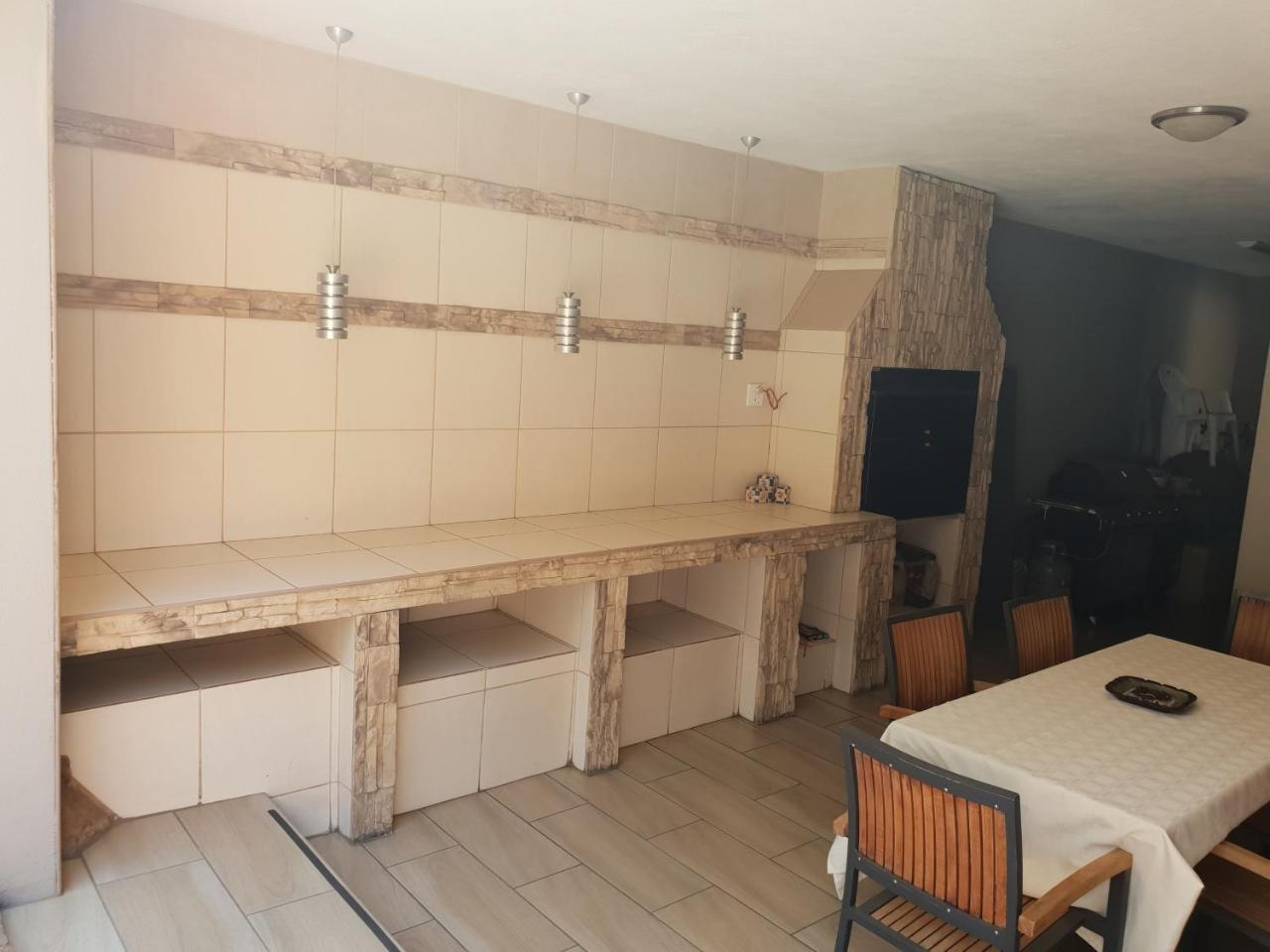 Fa'Trez Guest House & Spa Претория Екстериор снимка